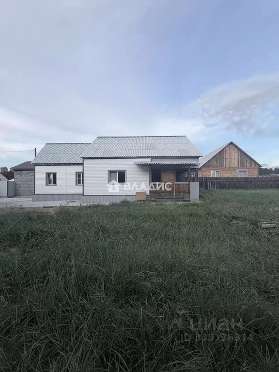 Дом в Бурятия, Улан-Удэ пос. Светлый, ул. Славянская, 18 (80 м) - Фото 1