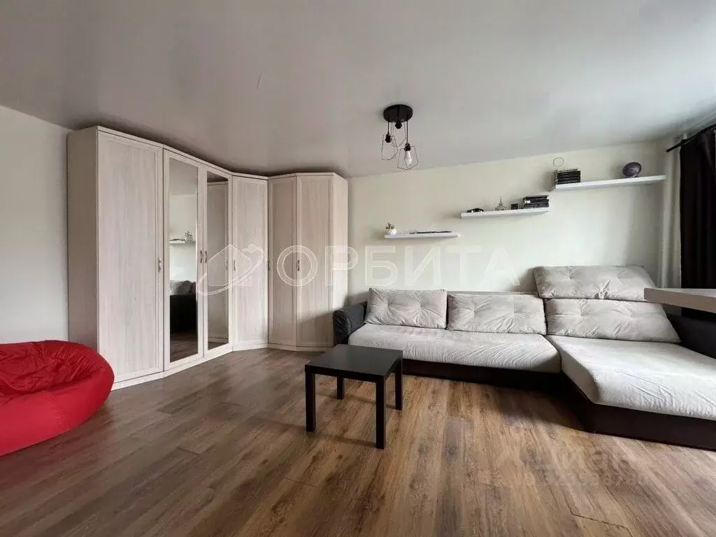 Студия Тюменская область, Тюмень ул. Володарского, 33 (30.0 м) - Фото 1