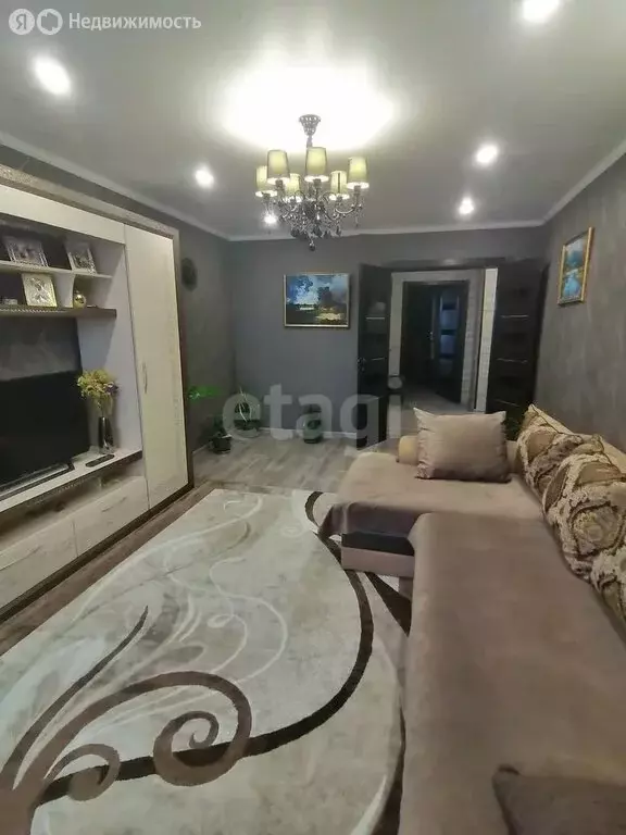 3-комнатная квартира: Ачинск, 2-я Сибирская улица, 19 (71.4 м) - Фото 1