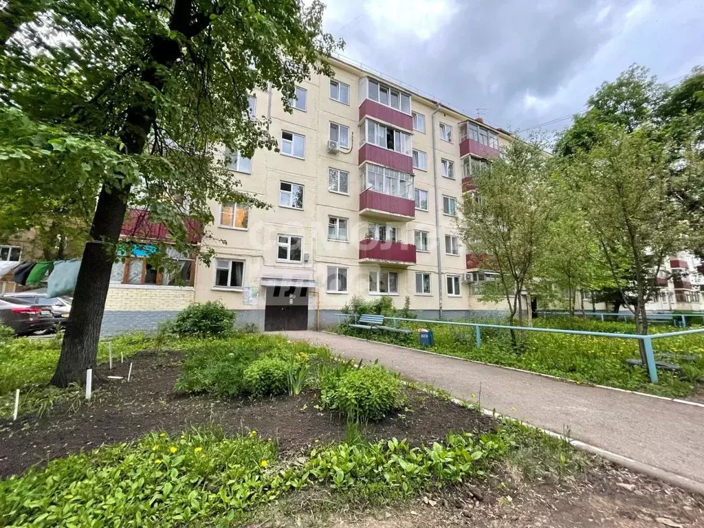 2-к кв. Башкортостан, Уфа ул. Братьев Кадомцевых, 10/1 (46.0 м) - Фото 0