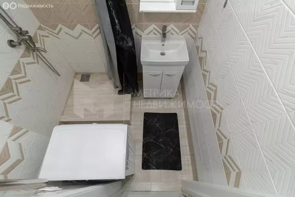 2-комнатная квартира: Тюмень, улица Бирюзова, 6Б (63.2 м) - Фото 1