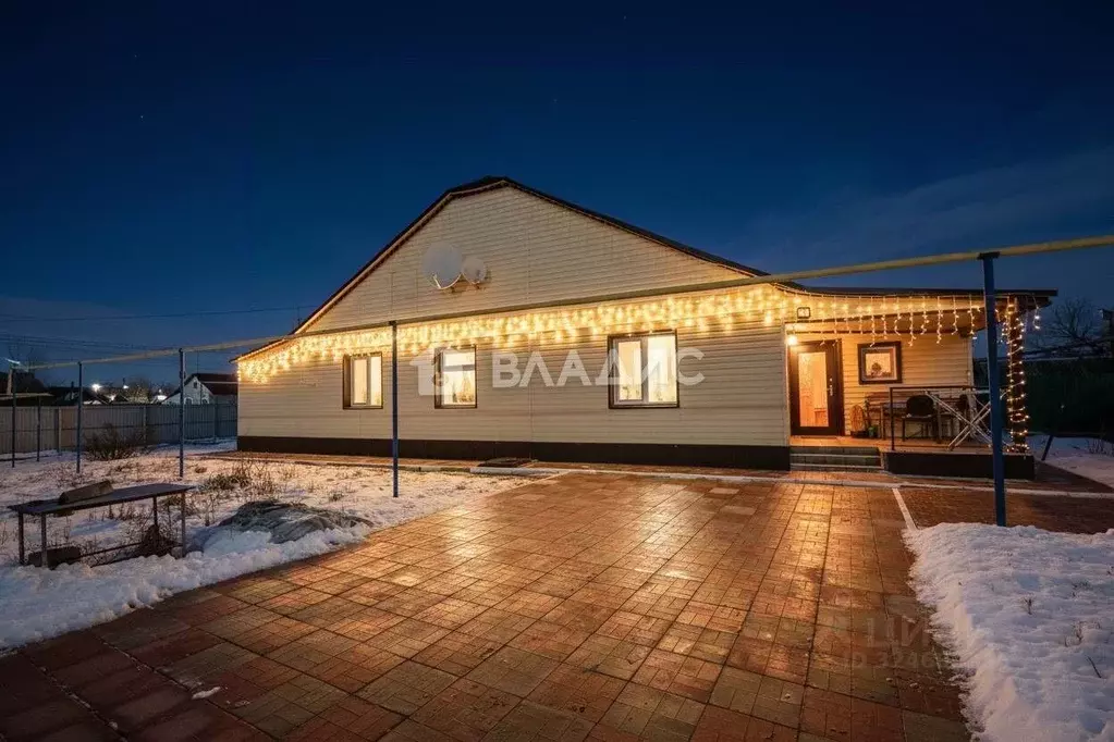 Дом в Саратовская область, Вольский район, Талалихинское муниципальное ... - Фото 1