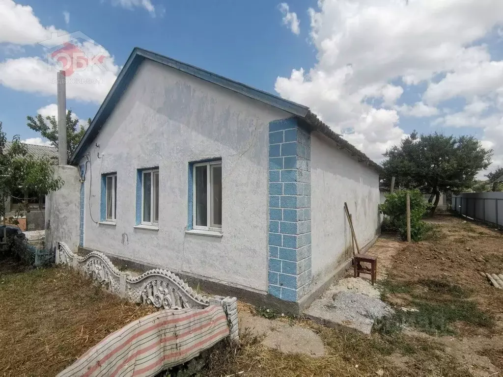 Дом в Крым, Сакский район, с. Суворовское ул. Мира, 48 (50 м) - Фото 1