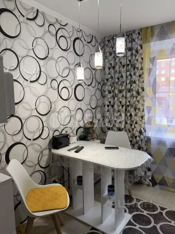 3-к кв. Омская область, Омск ул. Челюскинцев, 100 (60.0 м) - Фото 1