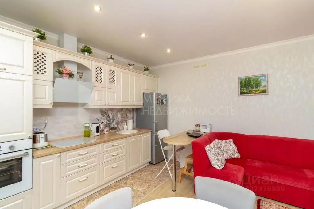 2-к кв. Тюменская область, Тюмень ул. Парада Победы, 9 (49.0 м) - Фото 1