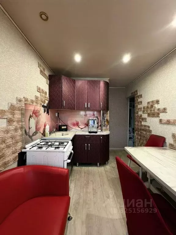 3-к кв. Оренбургская область, Новотроицк Советская ул., 121 (62.7 м) - Фото 1