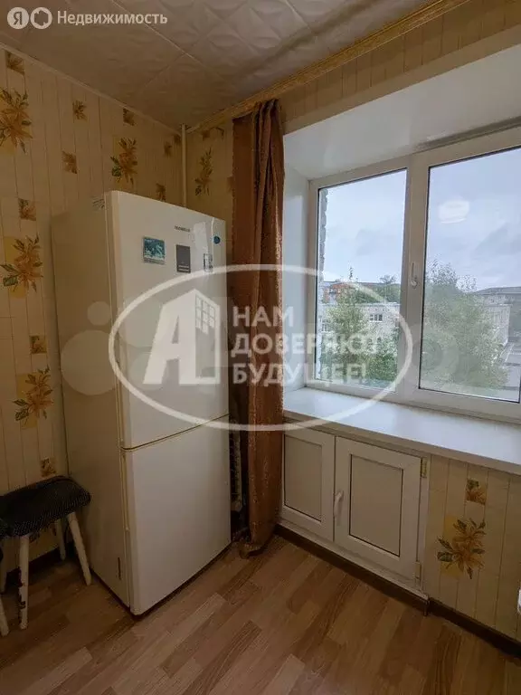 3-комнатная квартира: Чернушка, улица Нефтяников, 8А (58.5 м) - Фото 1