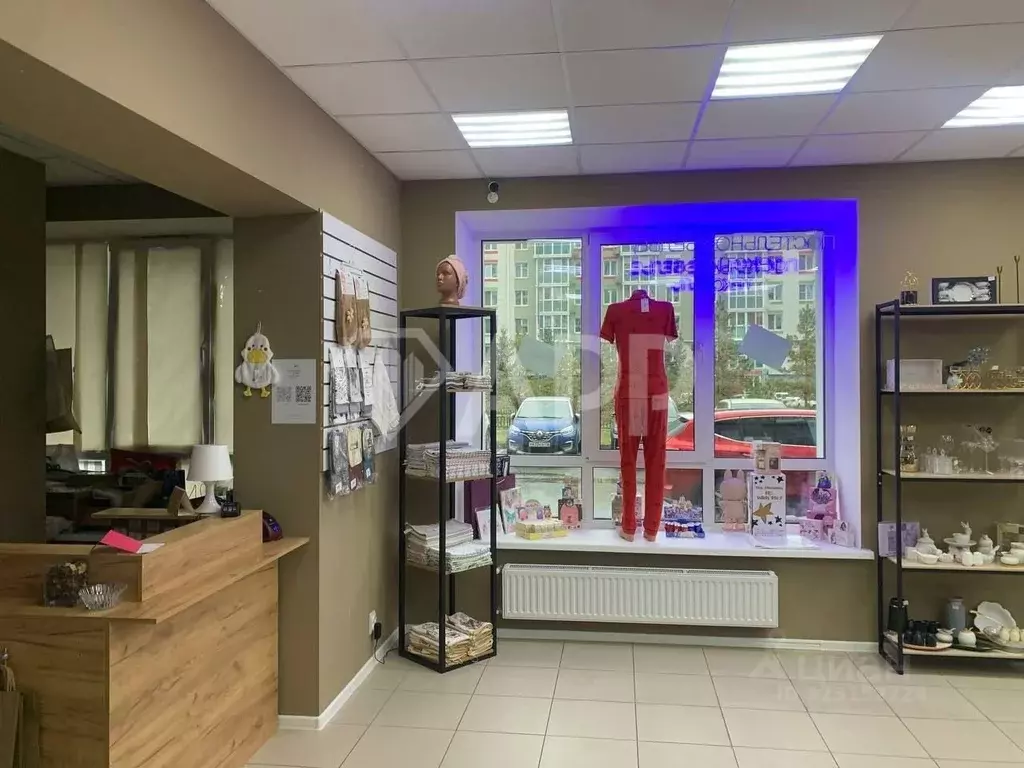 Помещение свободного назначения в Татарстан, Казань ул. Азата ... - Фото 1