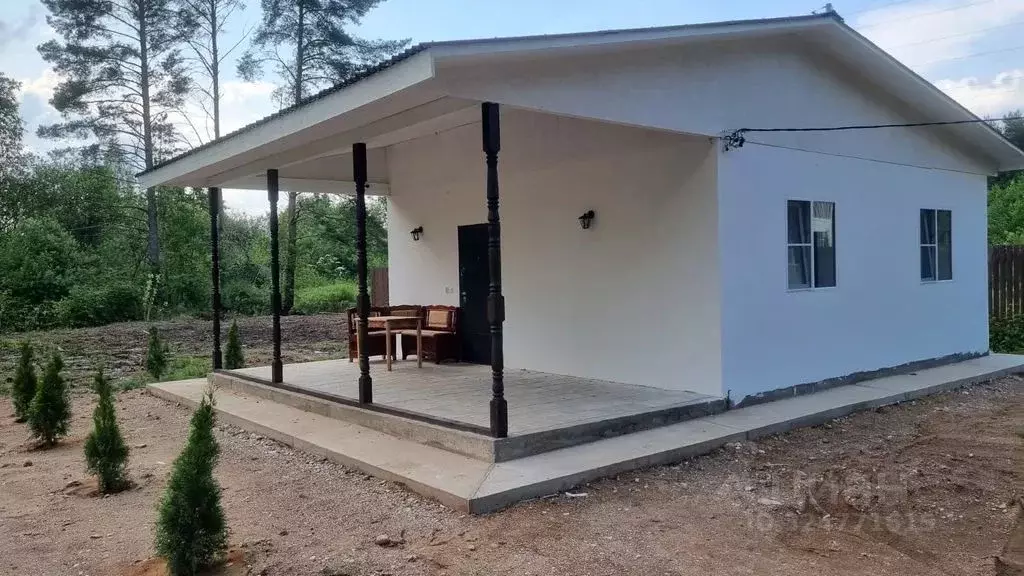 Дом в Ленинградская область, Лужский район, Скребловское с/пос, пос. ... - Фото 1