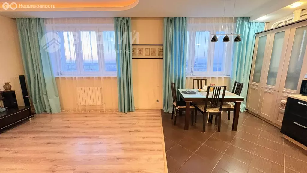 3-комнатная квартира: Чебоксары, улица Семёна Ислюкова, 12 (85.7 м) - Фото 2