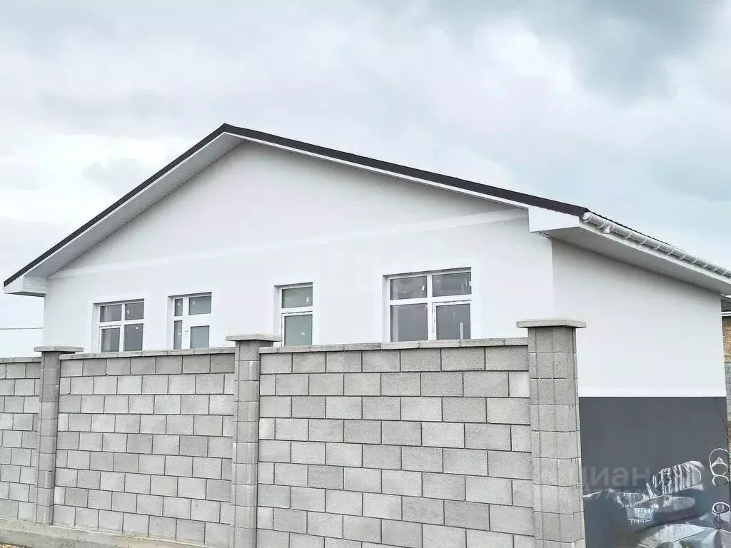 Дом в Крым, Симферопольский район, Добровское с/пос, с. Пионерское  ... - Фото 1