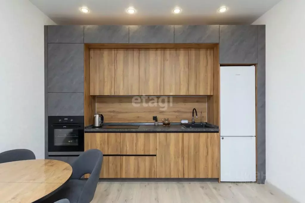 2-к кв. Тюменская область, Тюмень ул. Павла Никольского, 4 (68.3 м) - Фото 2