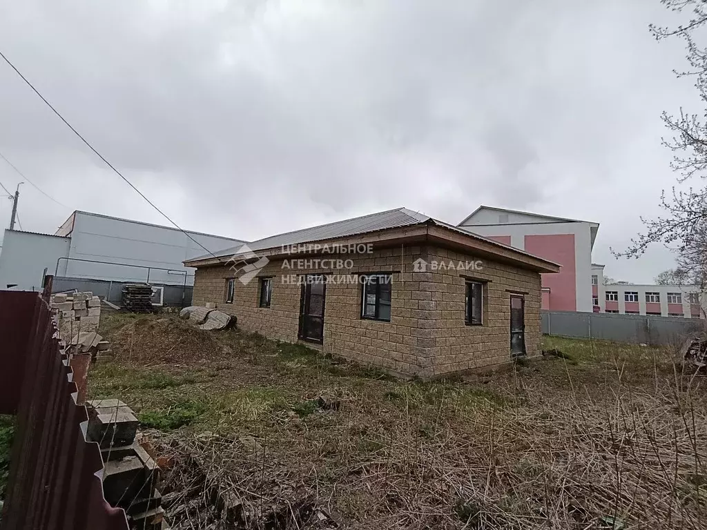 Дом в Рязанская область, Шилово рп ул. Первомайская, 42 (150 м) - Фото 1