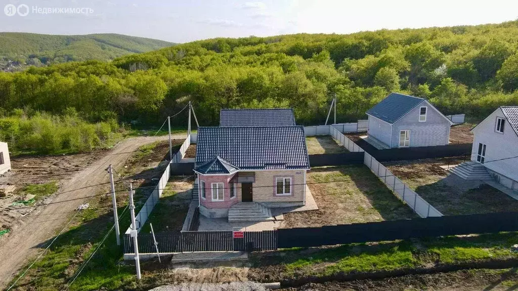 Дом в Северский район, Ильское городское поселение, посёлок городского ... - Фото 0