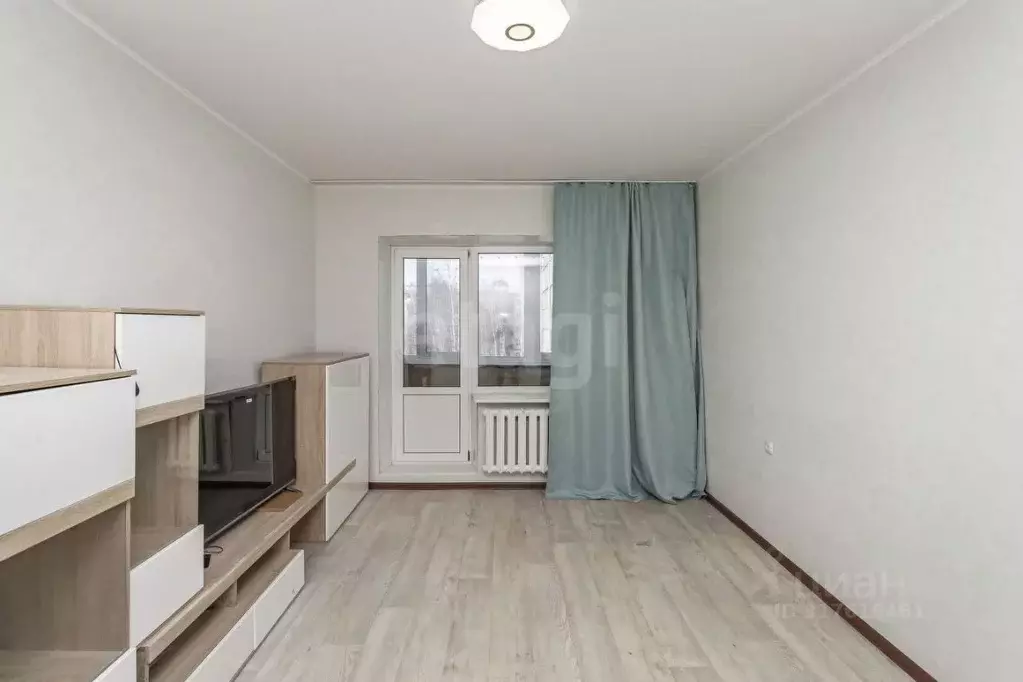 3-к кв. Ханты-Мансийский АО, Сургут проезд Дружбы, 11 (69.6 м) - Фото 1