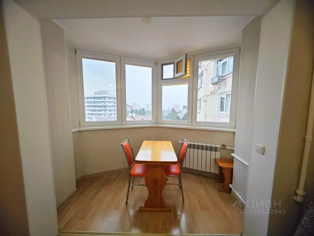 1-к кв. Крым, Ялта ул. Макаренко, 8к2 (45.0 м) - Фото 1