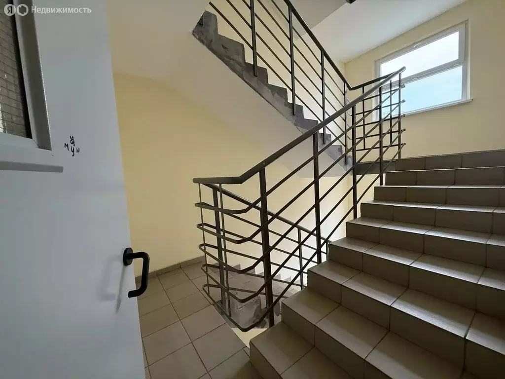 2-комнатная квартира: посёлок городского типа Яблоновский, улица ... - Фото 1