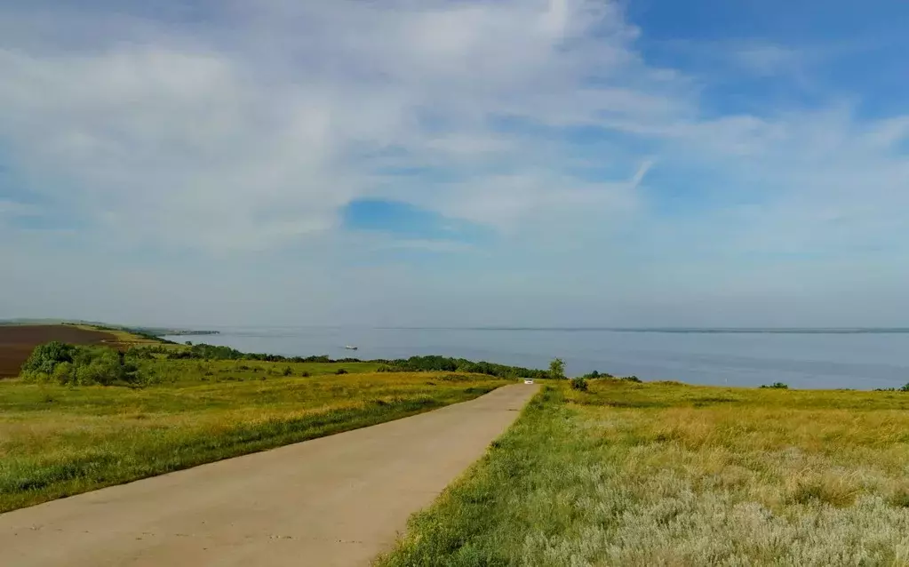 Дом в Саратовская область, Вольский район, Широкобуеракское ... - Фото 1