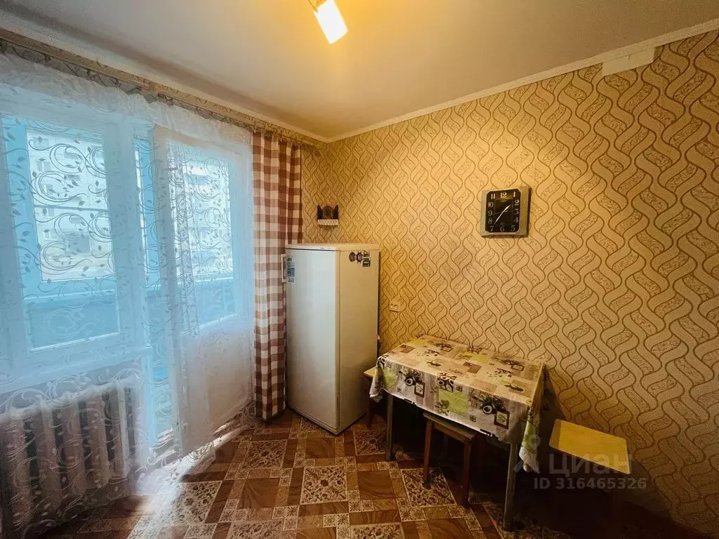 3-к кв. Псковская область, Порхов ул. Пушкина, 28 (67.8 м) - Фото 1