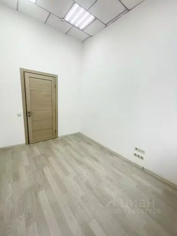 Офис в Крым, Симферополь ул. Чехова, 11 (35 м) - Фото 2