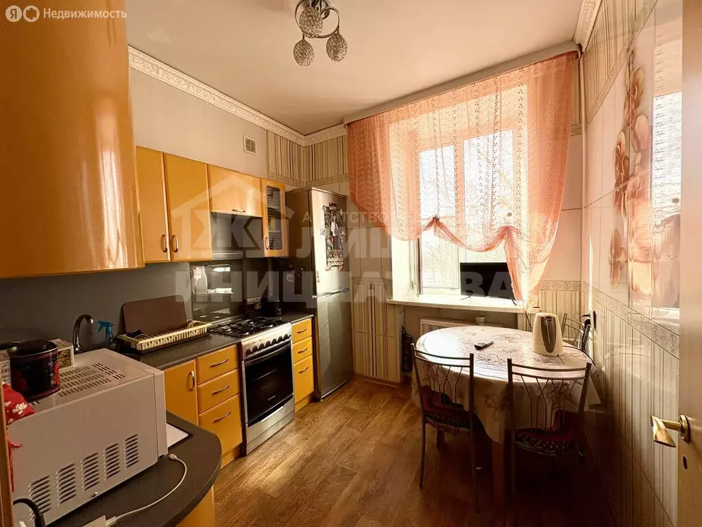 2-комнатная квартира: Уфа, улица Калинина, 55 (56.4 м) - Фото 1