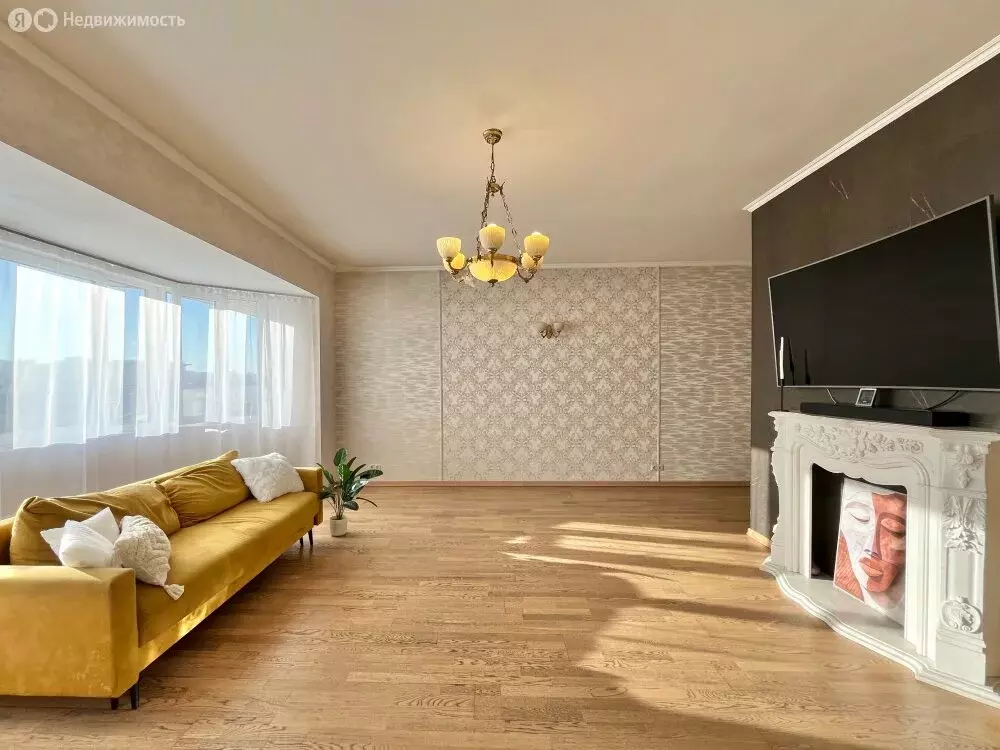 3-комнатная квартира: Иркутск, бульвар Гагарина, 68В (159 м) - Фото 0