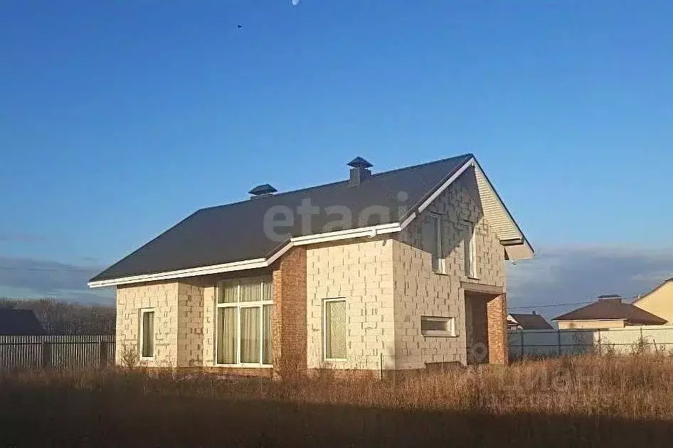 Дом в Белгородская область, Белгородский район, Головинское с/пос, с. ... - Фото 1