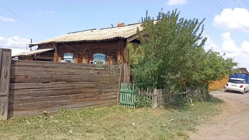 Дом в Иркутская область, Эхирит-Булагатский район, пос. Усть-Ордынский ... - Фото 1