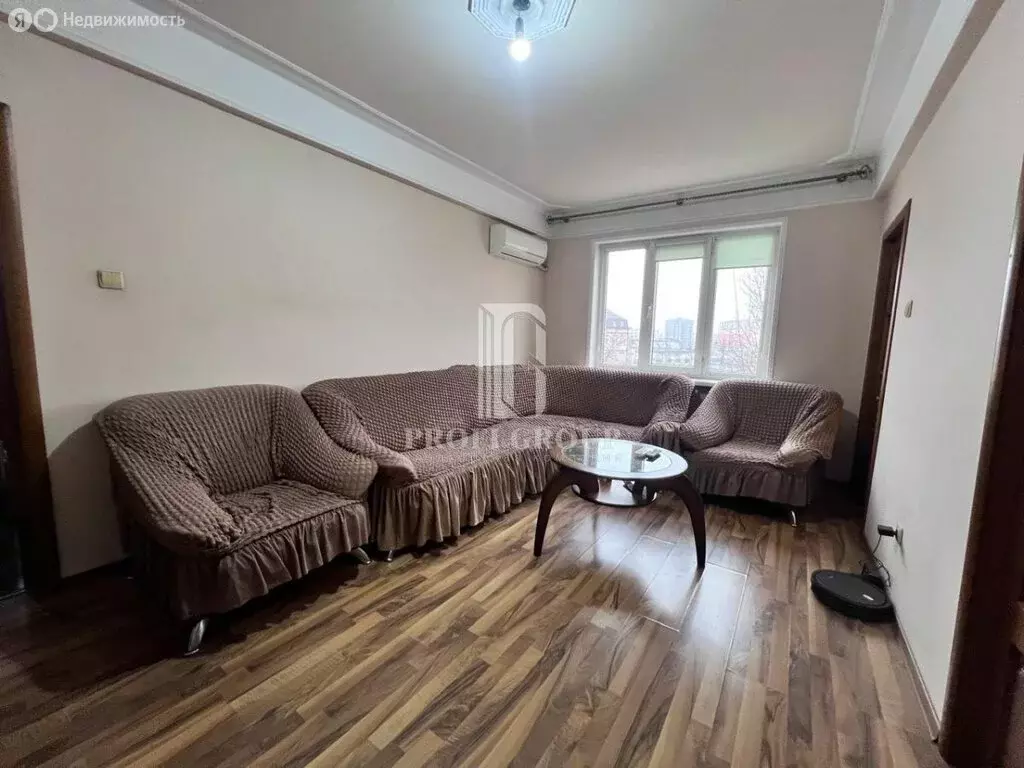 4-комнатная квартира: Махачкала, улица Юсупова, 70 (67.5 м) - Фото 1