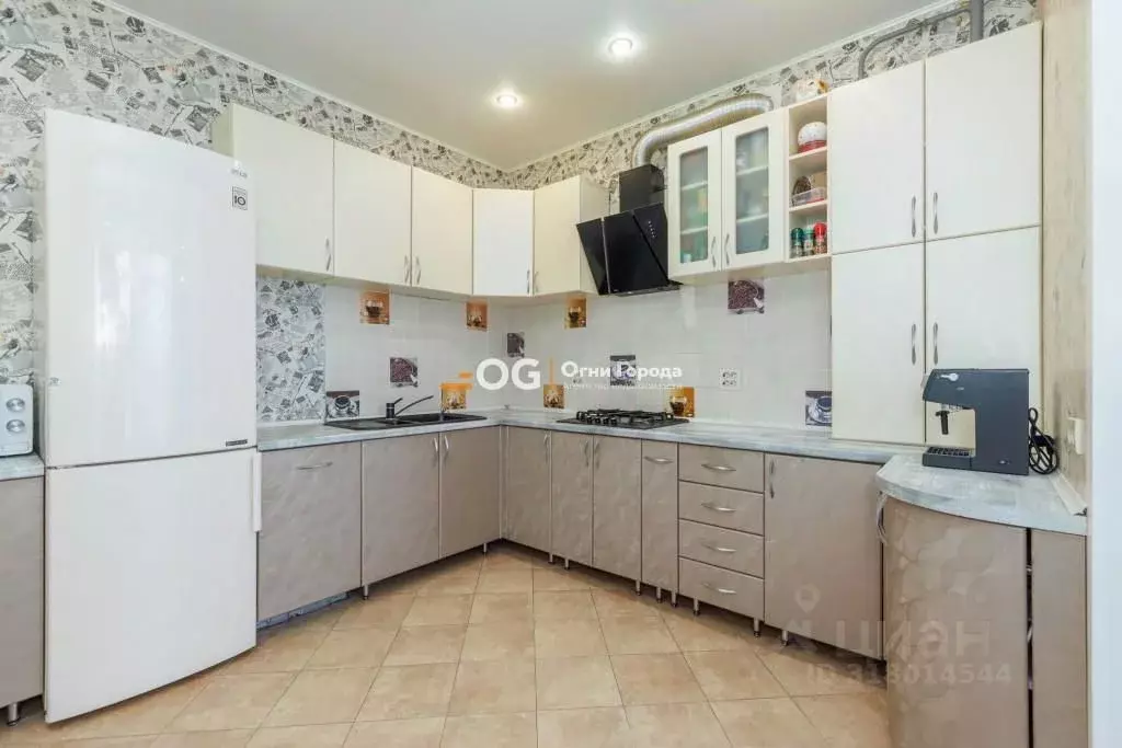 2-к кв. Брянская область, Брянск ул. Вильямса, 4 (75.0 м) - Фото 1