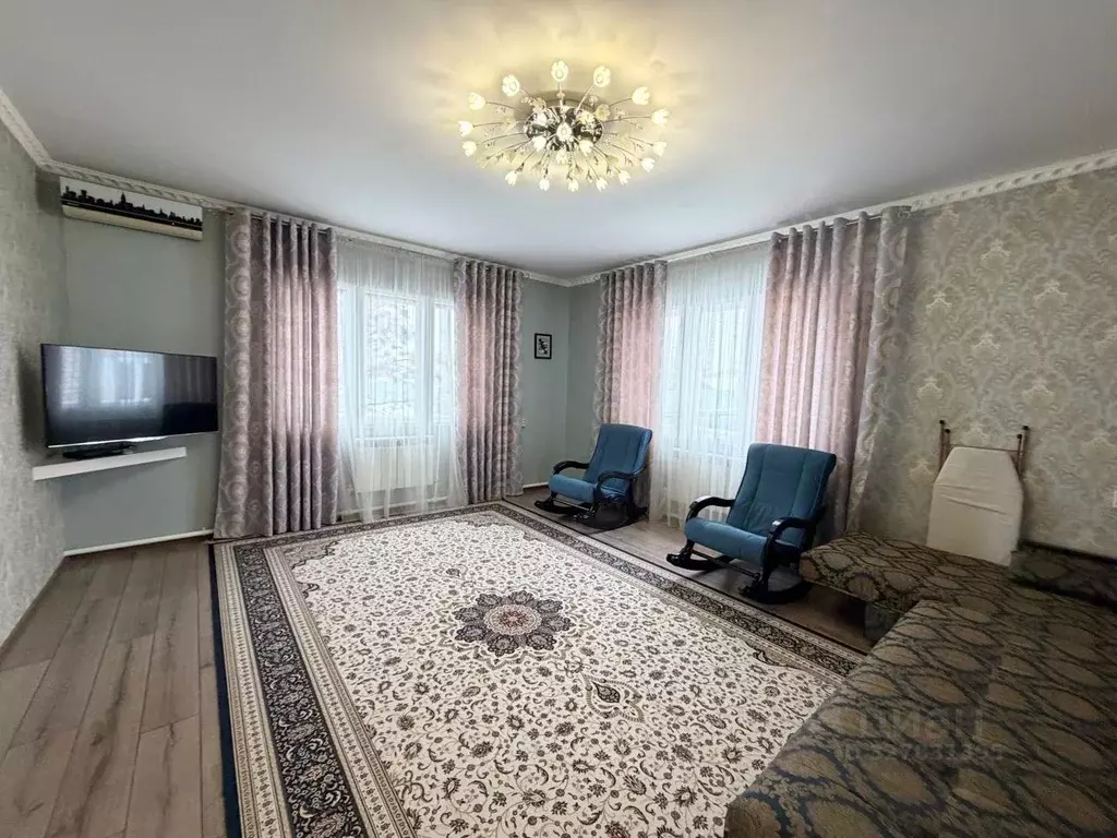 Дом в Оренбургская область, Оренбургский район, с. Нежинка ул. ... - Фото 1