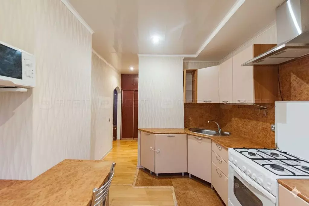 2-к кв. Татарстан, Казань ул. Братьев Касимовых, 21 (57.4 м) - Фото 1