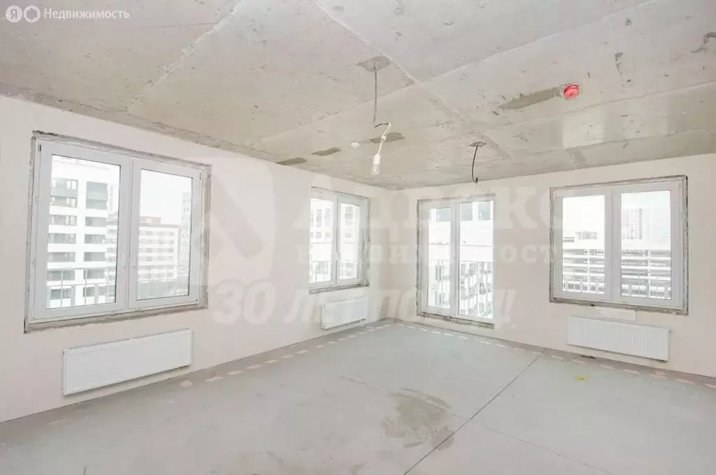 2-комнатная квартира: Тюмень, улица Геннадия Райкова, 19 (77.4 м) - Фото 2