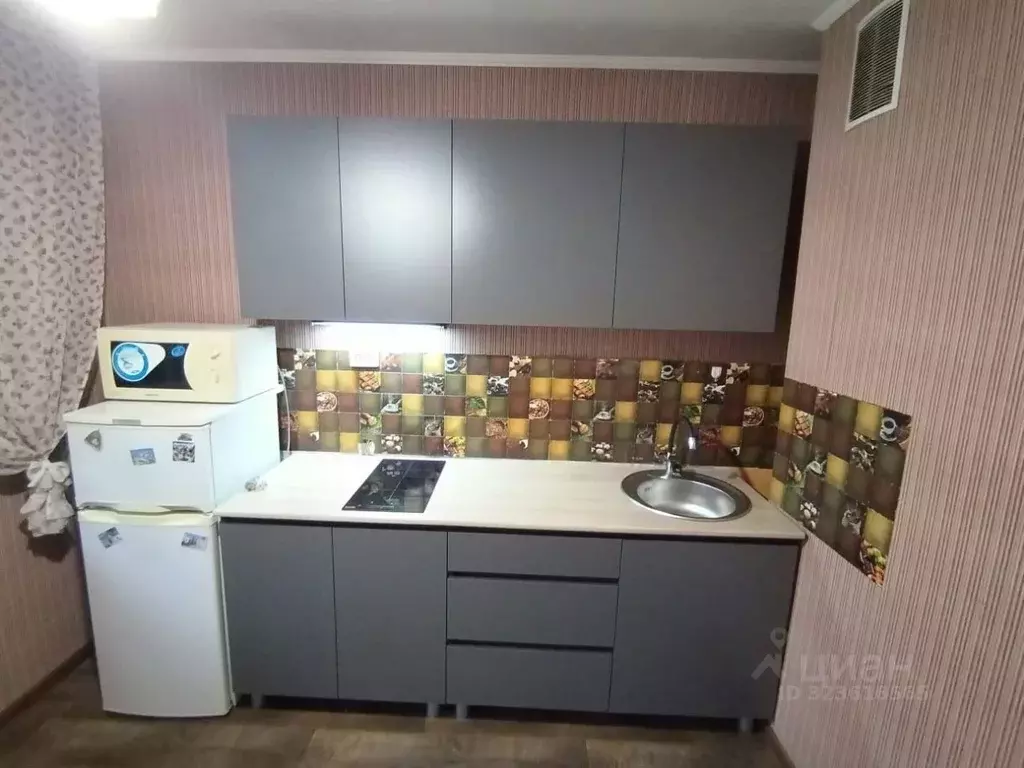 1-к кв. Свердловская область, Екатеринбург ул. Родонитовая, 5 (34.0 м) - Фото 1