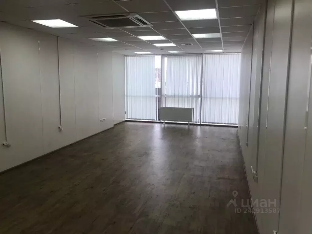 Офис в Краснодарский край, Краснодар ул. Шоссе Нефтяников, 28 (40 м) - Фото 0