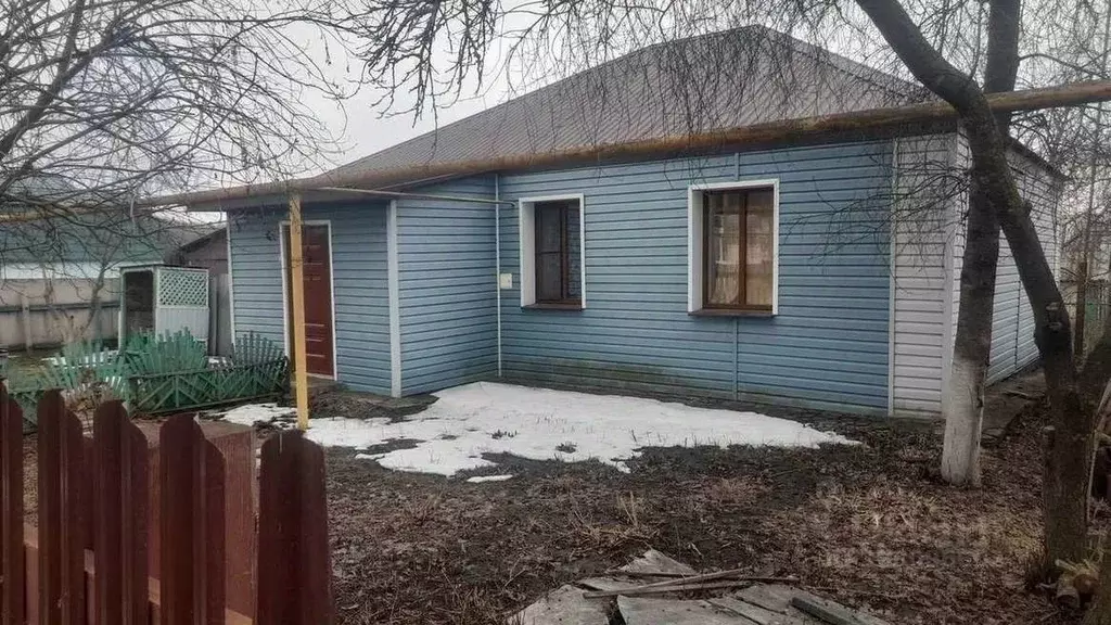 Дом в Воронежская область, Хохольское городское поселение, с. Хохол ... - Фото 1