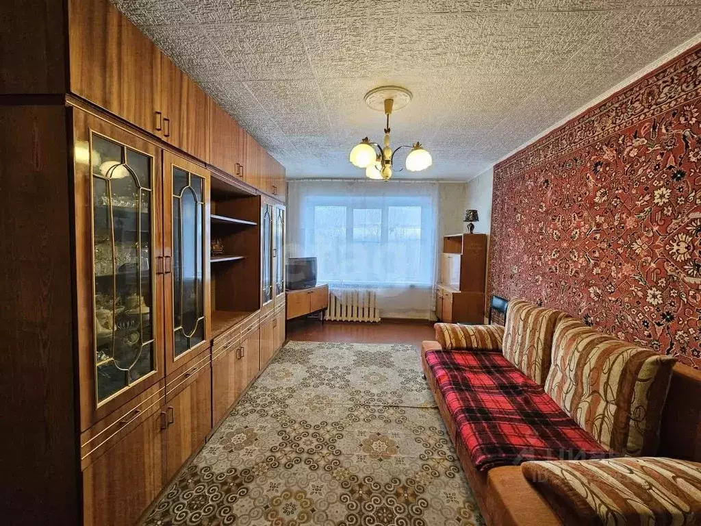 2-к кв. Псковская область, Остров ул. Шумейко, 10 (44.5 м) - Фото 0