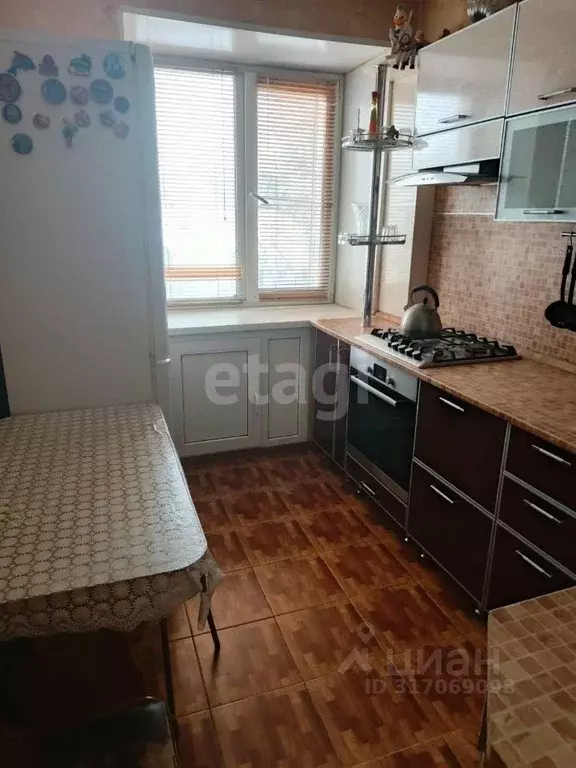 2-к кв. Башкортостан, Стерлитамак Коммунистическая ул., 61 (41.7 м) - Фото 1