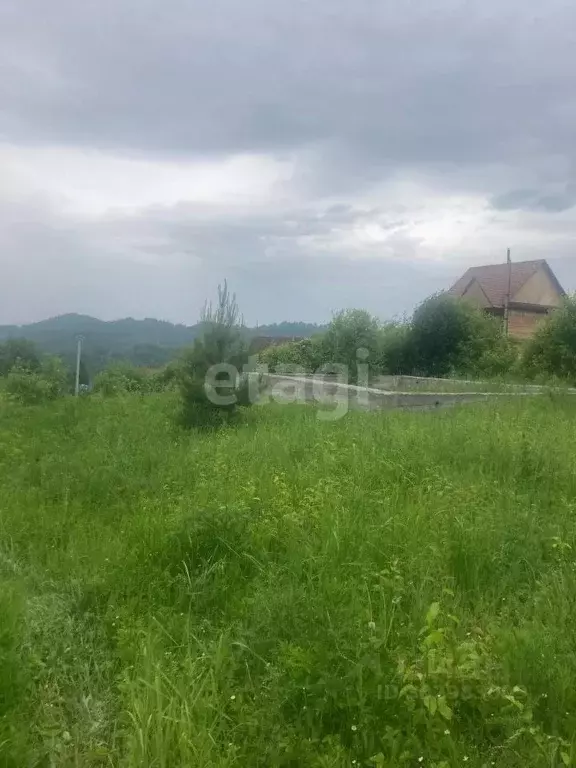 Участок в Алтай, Горно-Алтайск ул. Виноградная (9.6 сот.) - Фото 0