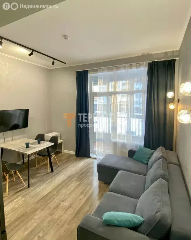 1-комнатная квартира: Пермь, улица Революции, 52 (45.6 м) - Фото 1