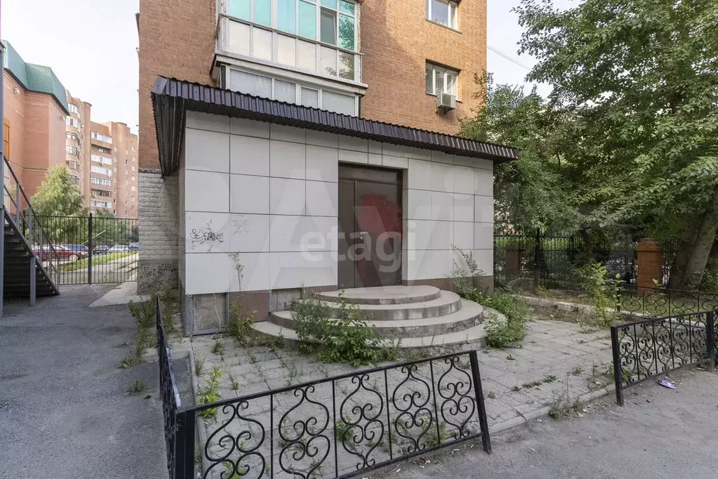 Продам офисное помещение, 126.7 м - Фото 1