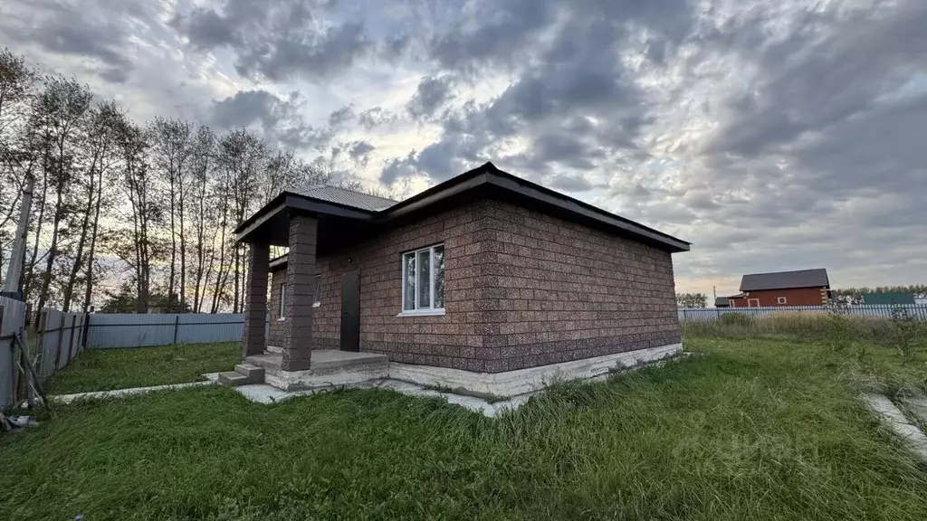 Дом в Башкортостан, с. Кармаскалы ул. Кармаскалинская, 90 (96 м) - Фото 0