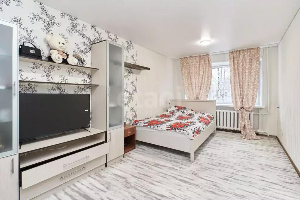 2-к кв. Тюменская область, Тюмень Холодильная ул., 51 (48.2 м) - Фото 1