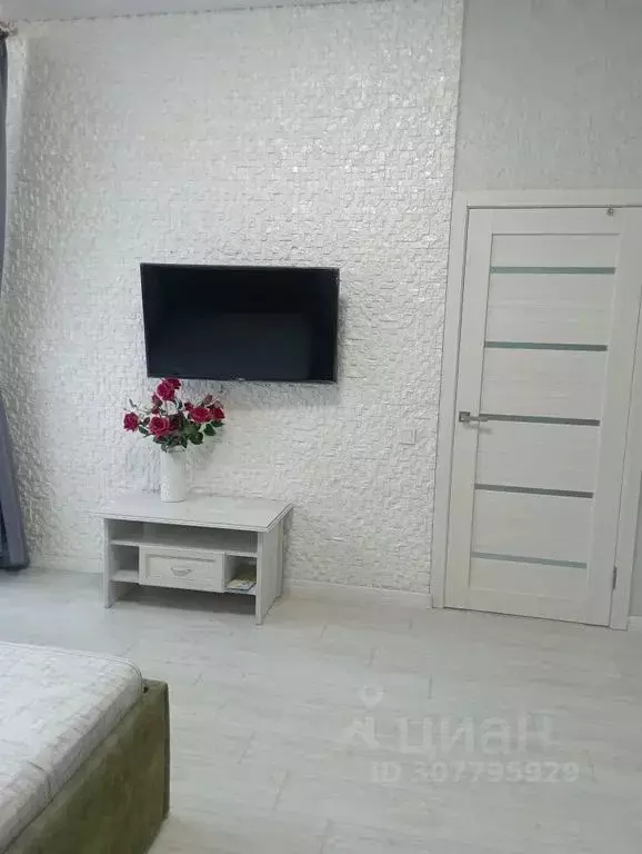 1-к кв. Крым, Симферополь ул. Набережная имени 60-летия СССР, 50к1 ... - Фото 1