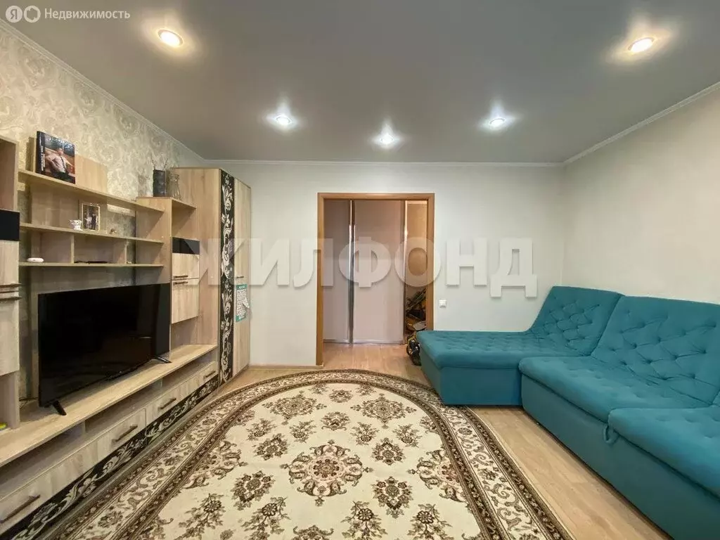 3-комнатная квартира: Абакан, улица Комарова, 18 (64.8 м) - Фото 2