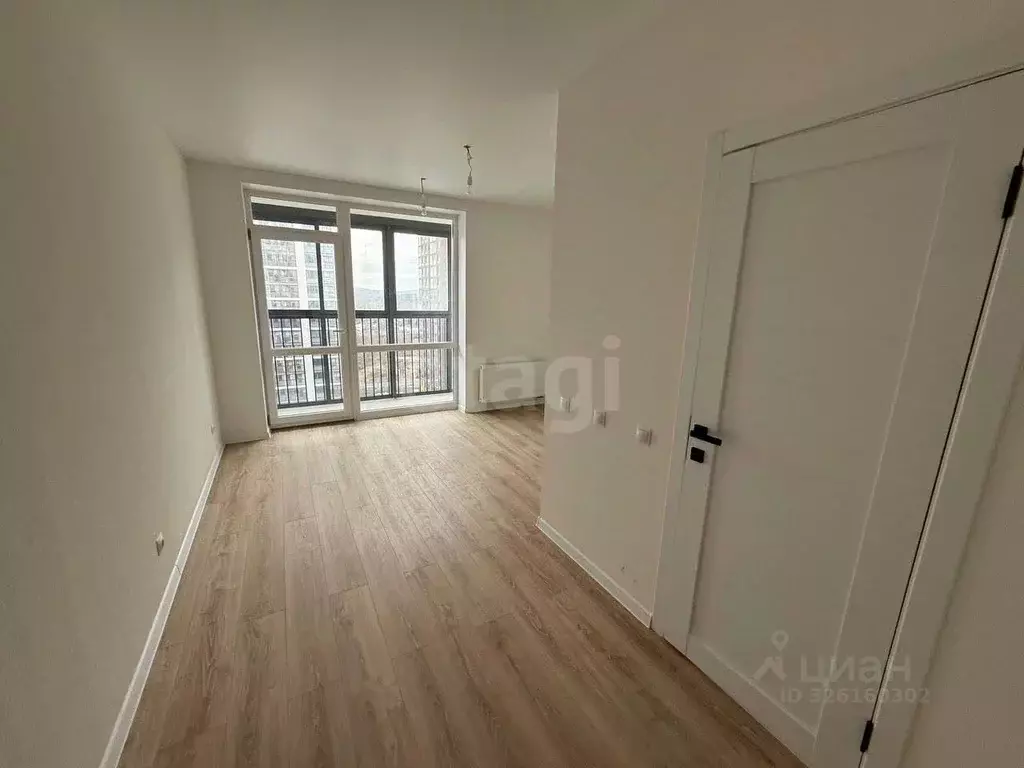 Студия Свердловская область, Екатеринбург ул. Крауля, 107/2 (22.0 м) - Фото 1