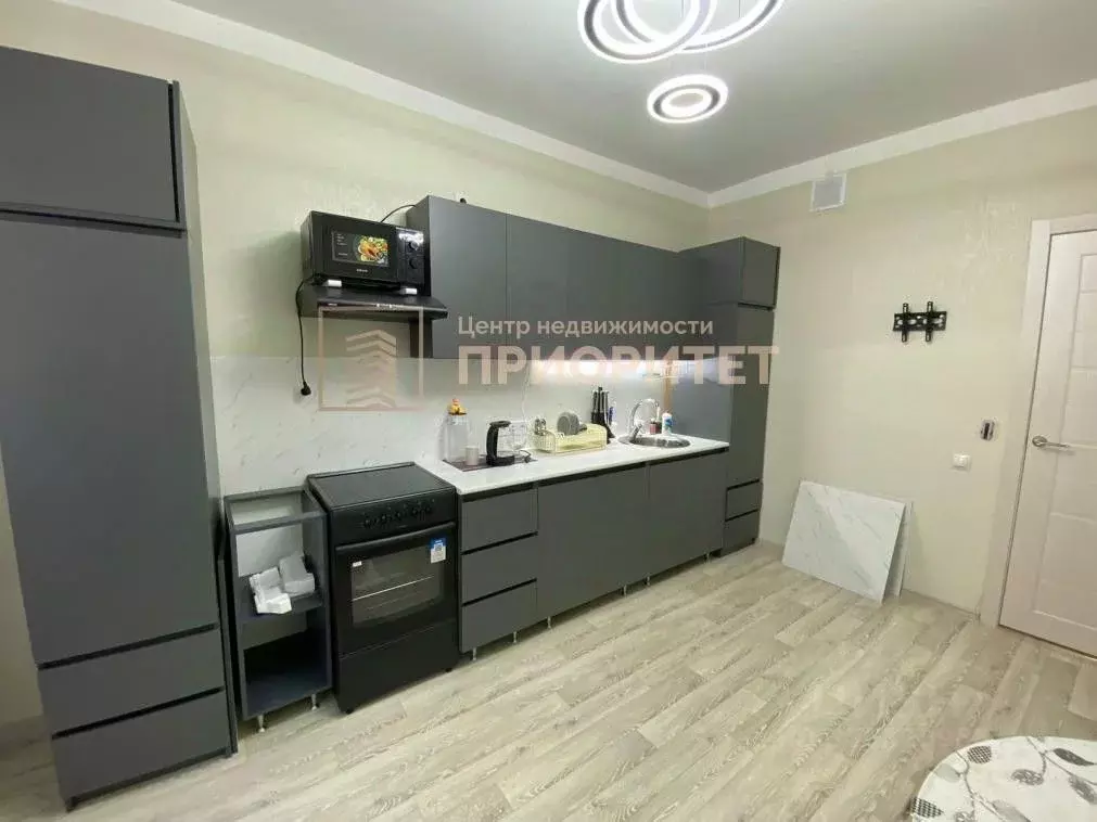 2-к кв. Саха (Якутия), Якутск ул. Александра Захарченко, 11 (56.0 м) - Фото 2