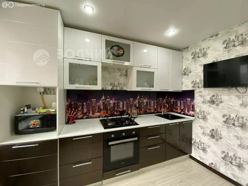 3-комнатная квартира: Чебоксары, проспект 9-й Пятилетки, 20 (70 м) - Фото 1