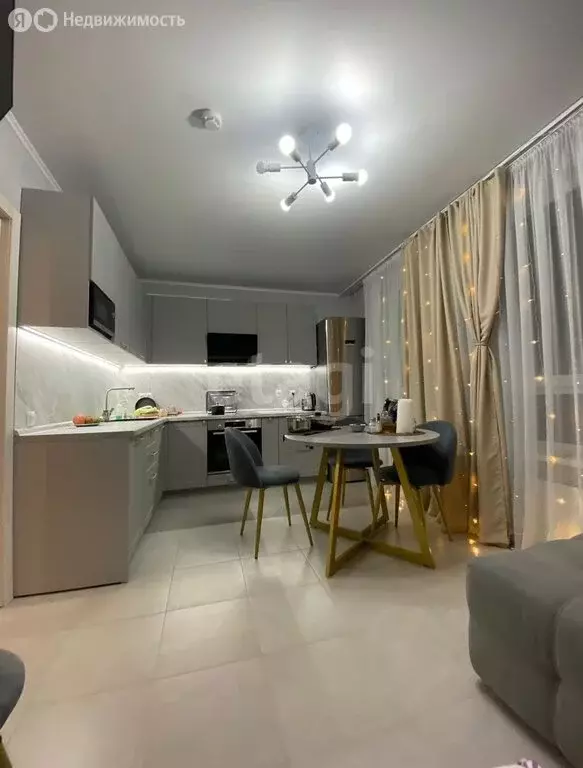 2-комнатная квартира: Тюмень, Полевая улица, 117к6 (56 м) - Фото 1
