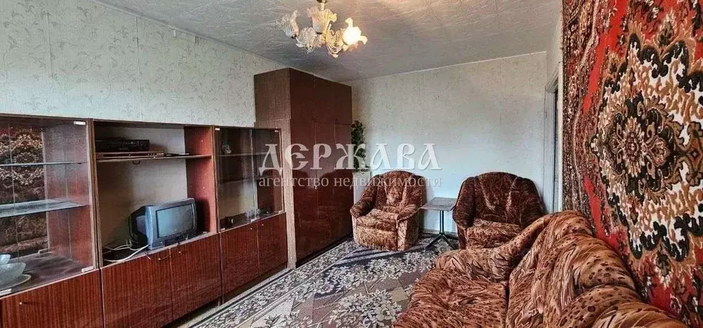 2-к кв. Белгородская область, Старый Оскол Молодогвардеец мкр, 16 ... - Фото 0